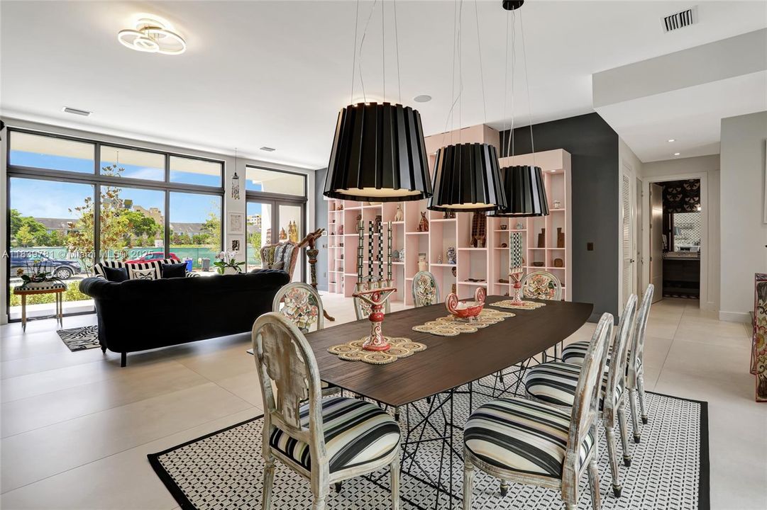 For Rent: $18,500 (5 beds, 6 baths, 7230 Square Feet)