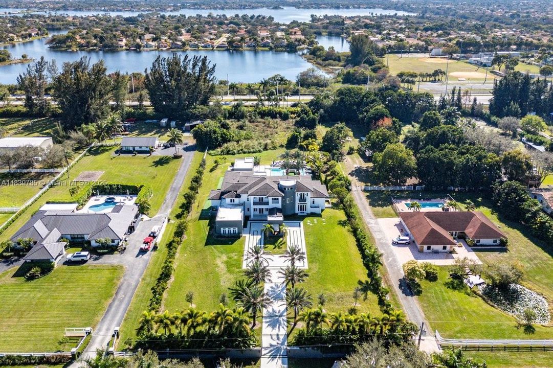 En Venta: $11,900,000 (7 camas, 7 baños, 8718 Pies cuadrados)