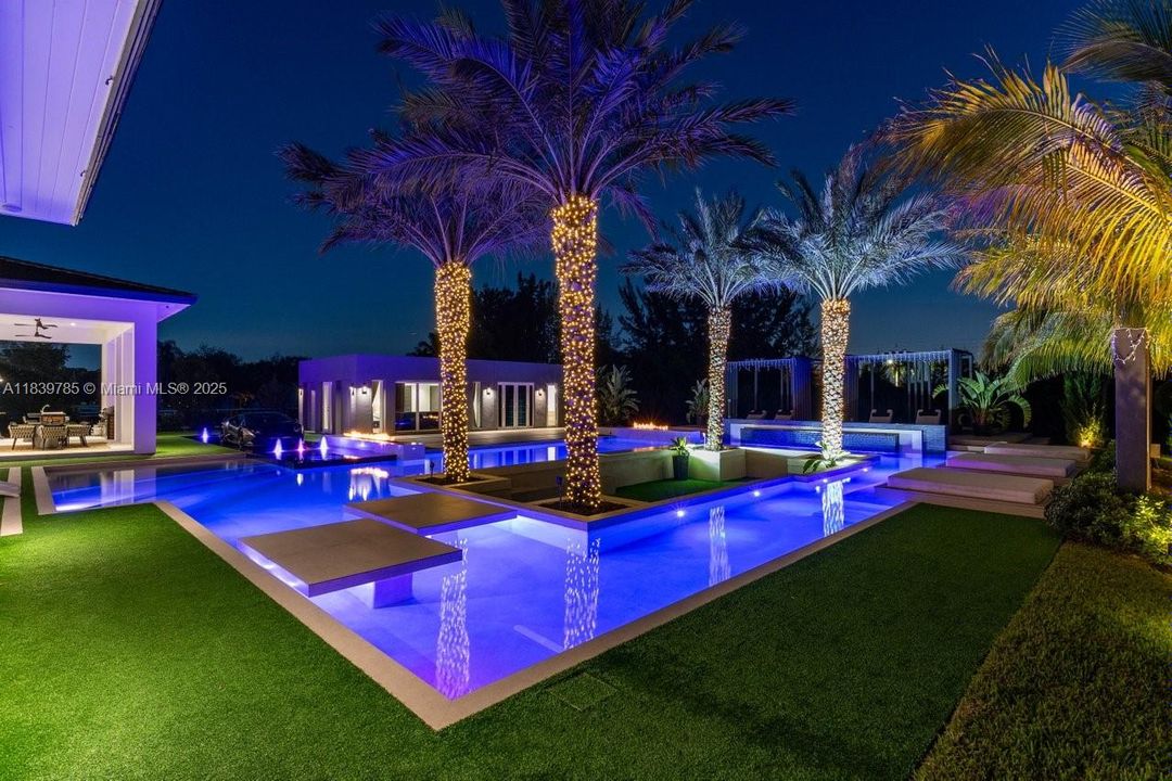 En Venta: $11,900,000 (7 camas, 7 baños, 8718 Pies cuadrados)