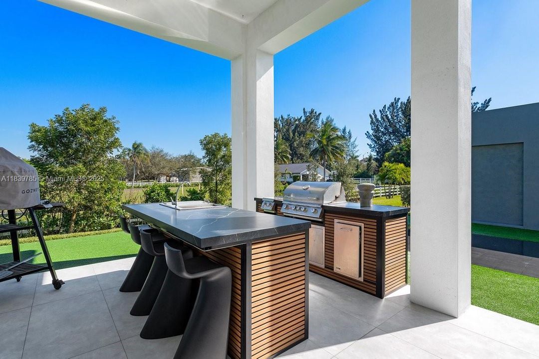 En Venta: $11,900,000 (7 camas, 7 baños, 8718 Pies cuadrados)