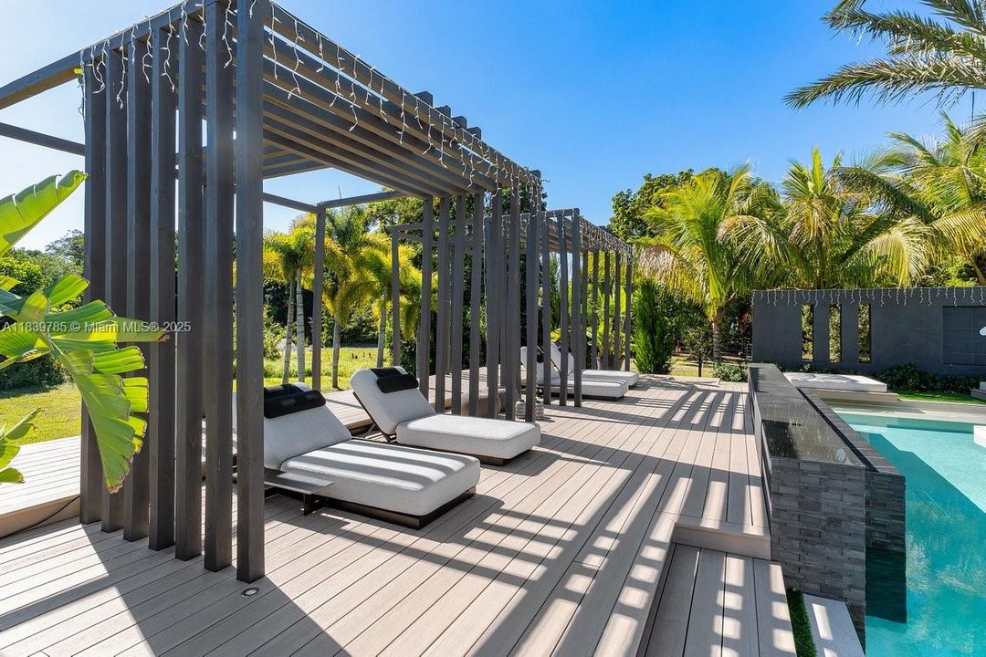 En Venta: $11,900,000 (7 camas, 7 baños, 8718 Pies cuadrados)