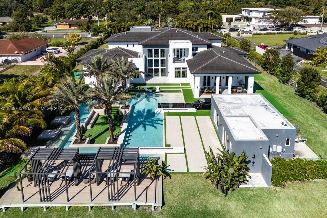 En Venta: $11,900,000 (7 camas, 7 baños, 8718 Pies cuadrados)