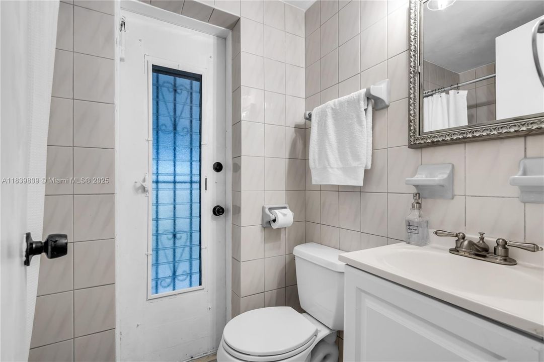 For Sale: $1,054,000 (0 beds, 0 baths, 2370 Square Feet)