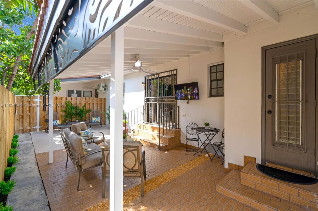 For Sale: $1,054,000 (0 beds, 0 baths, 2370 Square Feet)