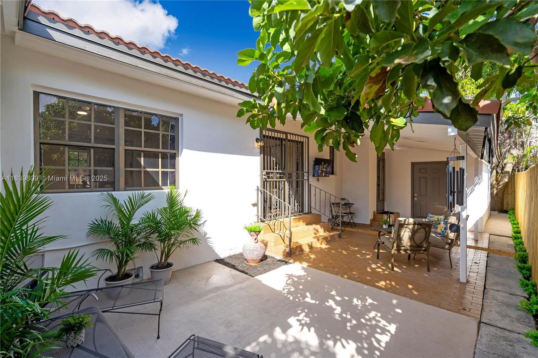 For Sale: $1,054,000 (0 beds, 0 baths, 2370 Square Feet)