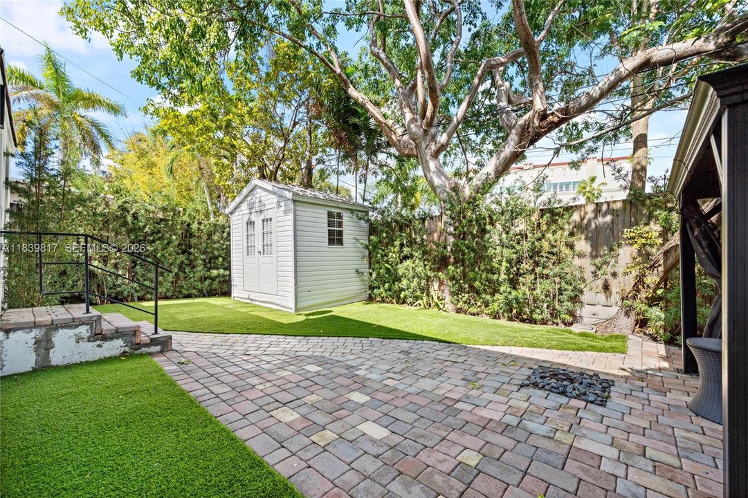 Active With Contract: $1,250,000 (2 beds, 2 baths, 1092 Square Feet)