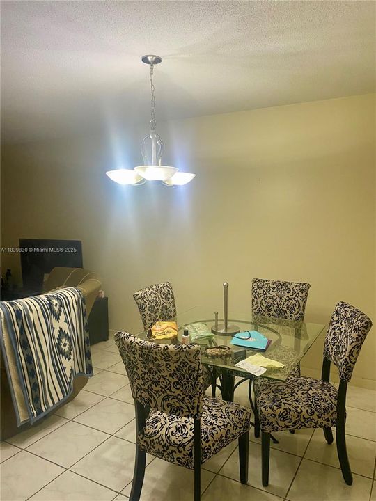 最近售出: $120,000 (2 贝兹, 2 浴室, 1000 平方英尺)