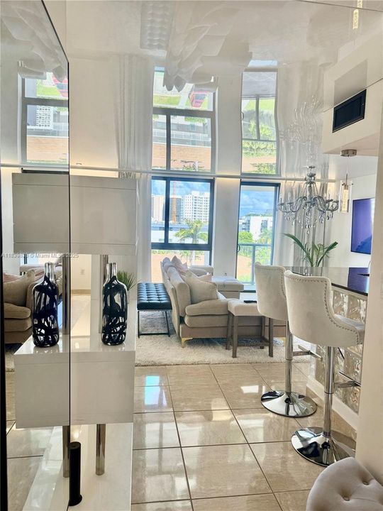 Recently Rented: $2,900 (1 beds, 1 baths, 895 Square Feet)