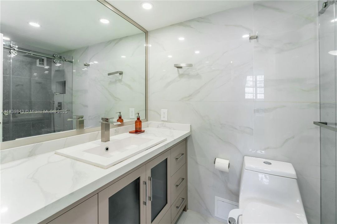 En Venta: $499,900 (1 camas, 1 baños, 874 Pies cuadrados)