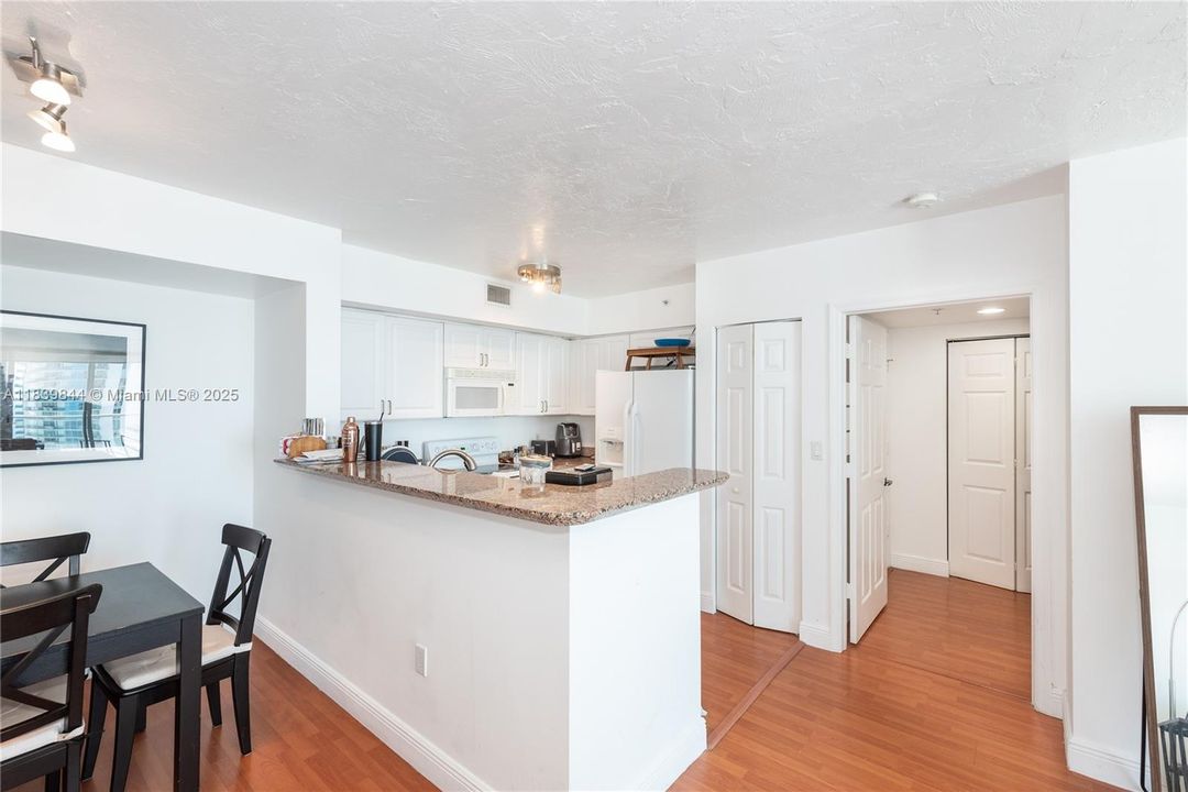 For Sale: $635,000 (2 beds, 2 baths, 1140 Square Feet)