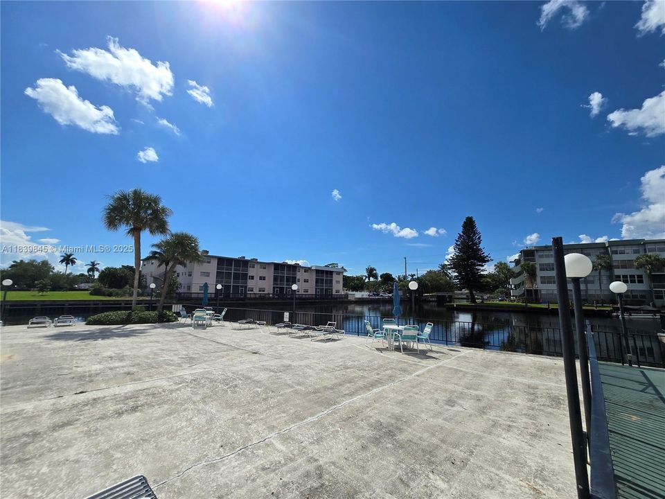 For Sale: $149,800 (1 beds, 1 baths, 780 Square Feet)