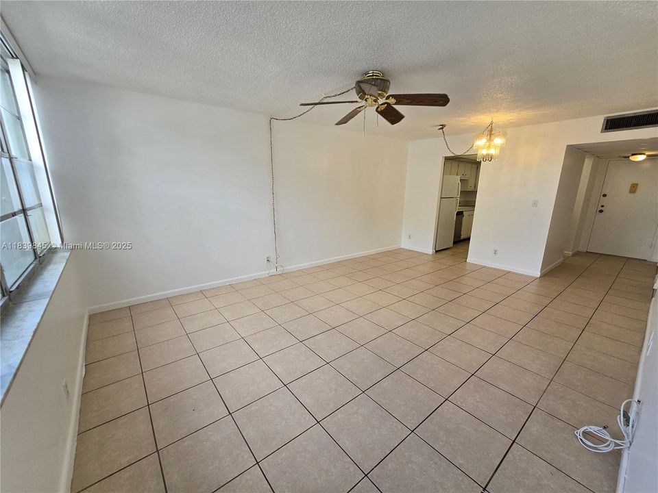 For Sale: $149,800 (1 beds, 1 baths, 780 Square Feet)
