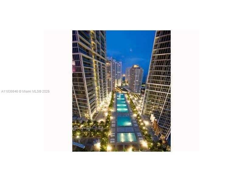 Recently Rented: $3,300 (1 beds, 1 baths, 597 Square Feet)