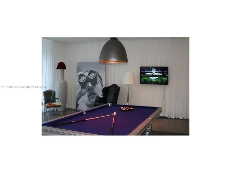 Recently Rented: $3,300 (1 beds, 1 baths, 597 Square Feet)