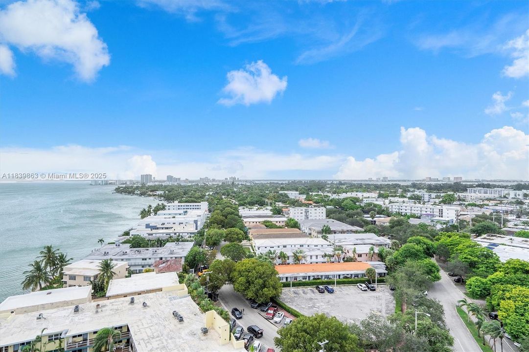 На продажу: $349,000 (0 спален, 1 ванн, 726 Квадратных фут)