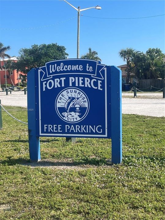 出租: $3,000 (2 贝兹, 2 浴室, 2464 平方英尺)