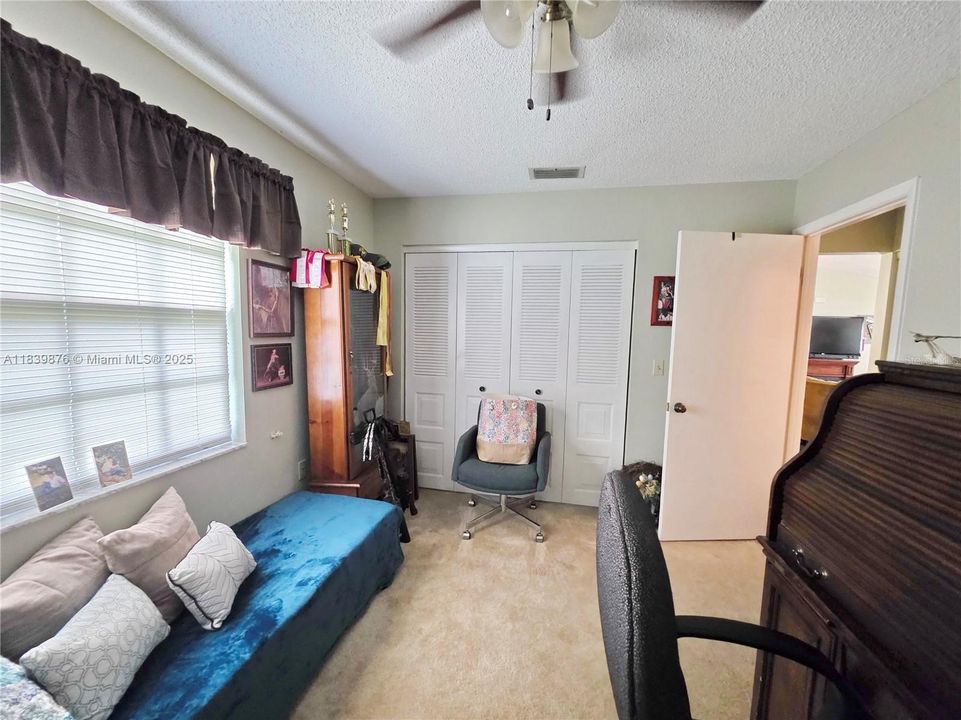 待售: $379,000 (3 贝兹, 2 浴室, 1416 平方英尺)