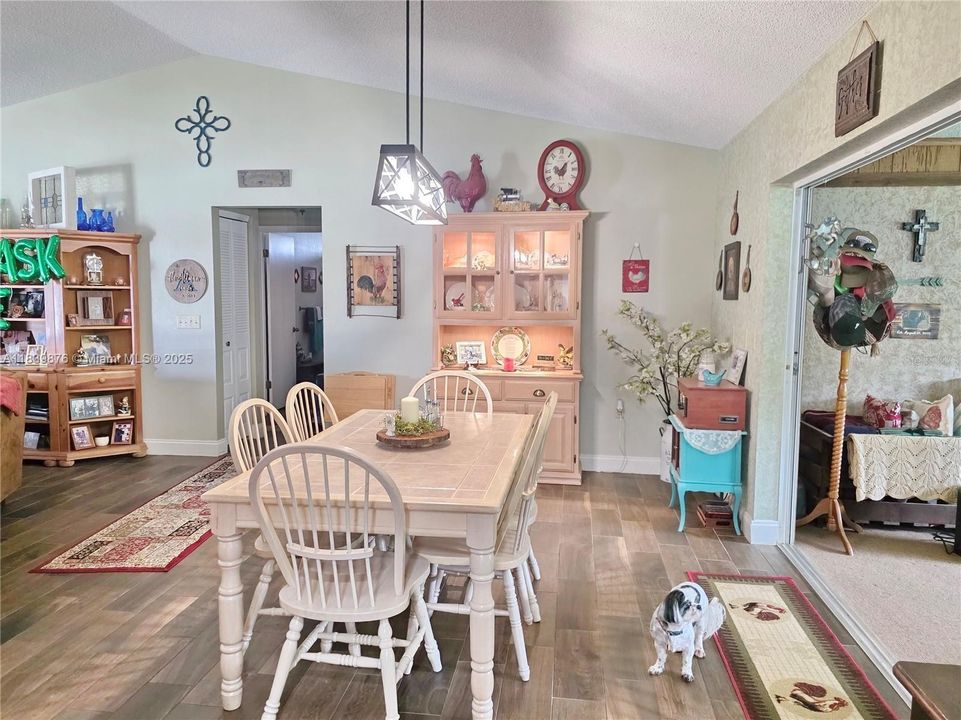 待售: $379,000 (3 贝兹, 2 浴室, 1416 平方英尺)