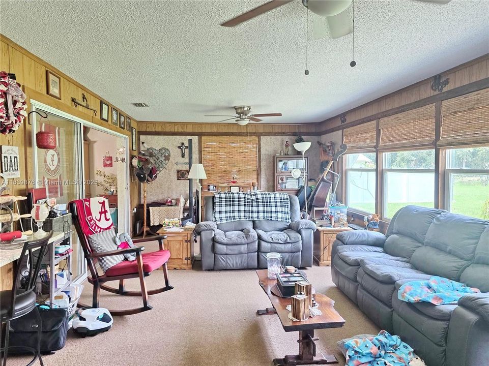 待售: $379,000 (3 贝兹, 2 浴室, 1416 平方英尺)