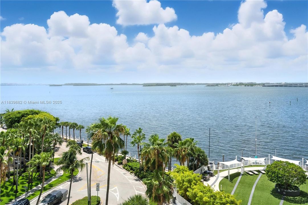 For Sale: $680,000 (2 beds, 2 baths, 1028 Square Feet)
