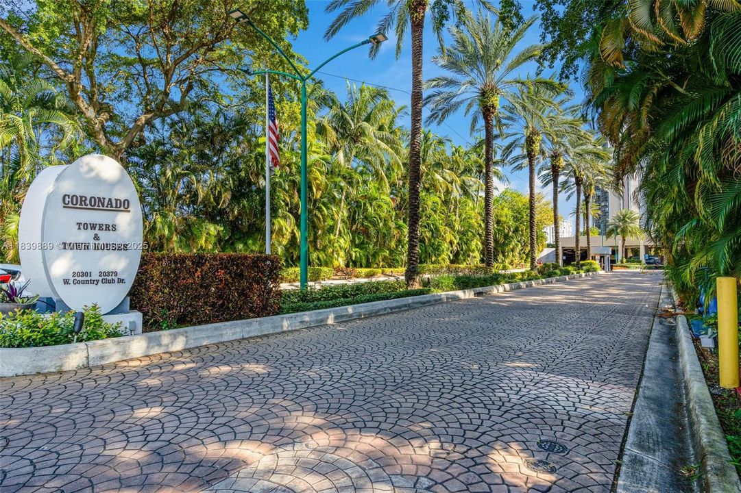 На продажу: $375,000 (2 спален, 2 ванн, 1157 Квадратных фут)