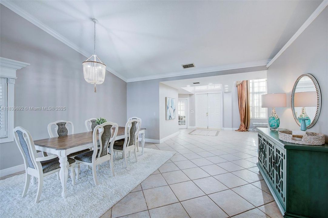 Recientemente alquilado: $7,500 (4 camas, 3 baños, 2980 Pies cuadrados)