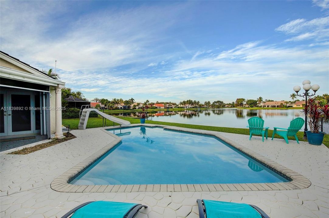 Recientemente alquilado: $7,500 (4 camas, 3 baños, 2980 Pies cuadrados)