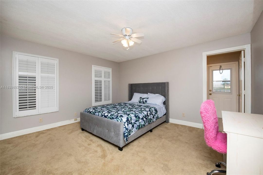 Recientemente alquilado: $7,500 (4 camas, 3 baños, 2980 Pies cuadrados)