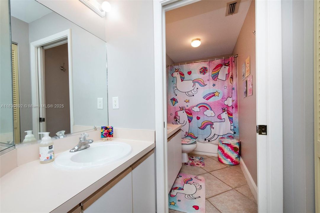 Recientemente alquilado: $7,500 (4 camas, 3 baños, 2980 Pies cuadrados)