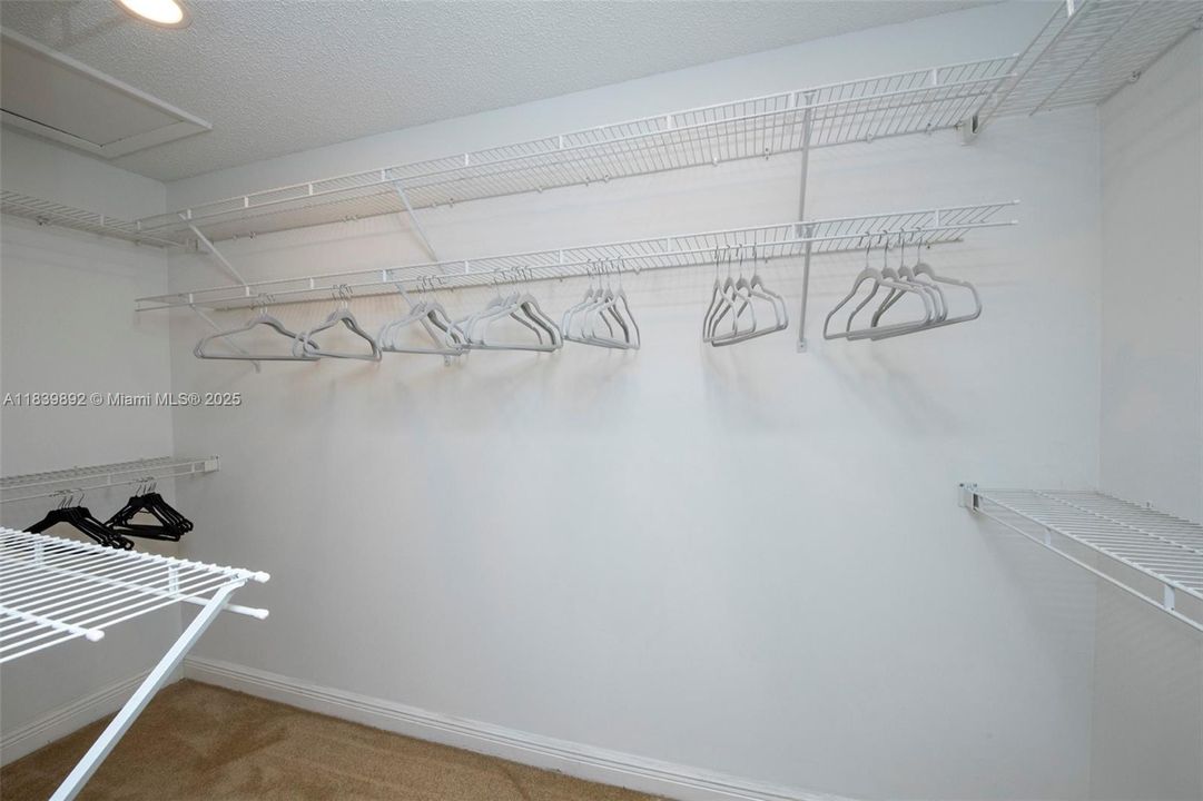 Recientemente alquilado: $7,500 (4 camas, 3 baños, 2980 Pies cuadrados)