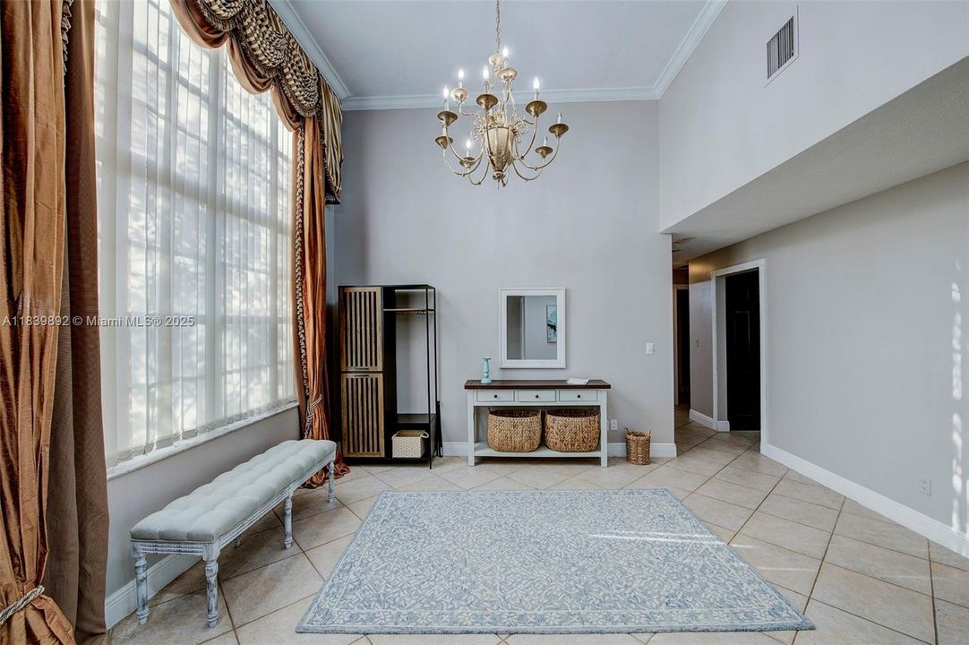 Recientemente alquilado: $7,500 (4 camas, 3 baños, 2980 Pies cuadrados)