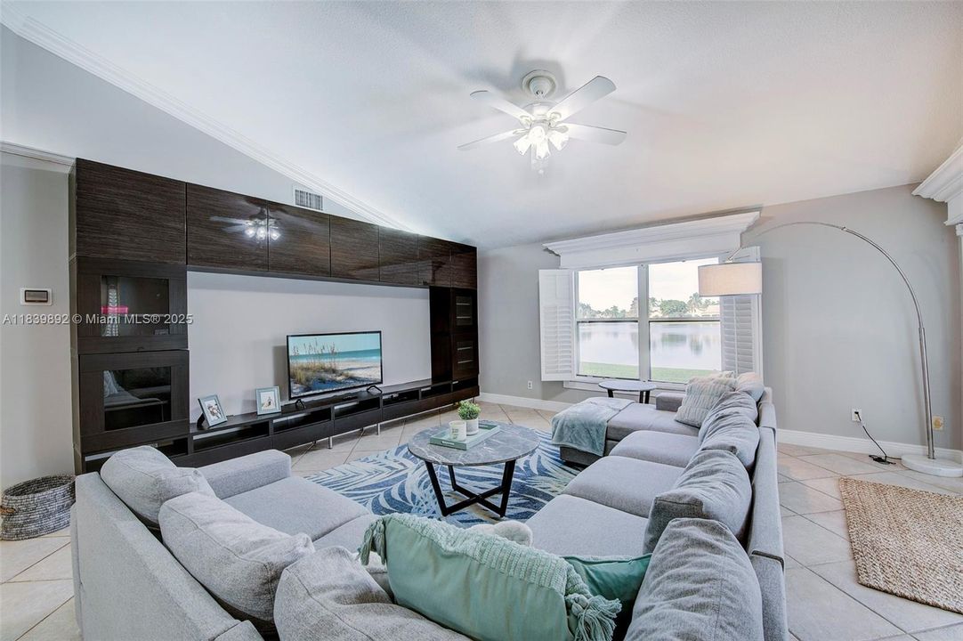 Recientemente alquilado: $7,500 (4 camas, 3 baños, 2980 Pies cuadrados)