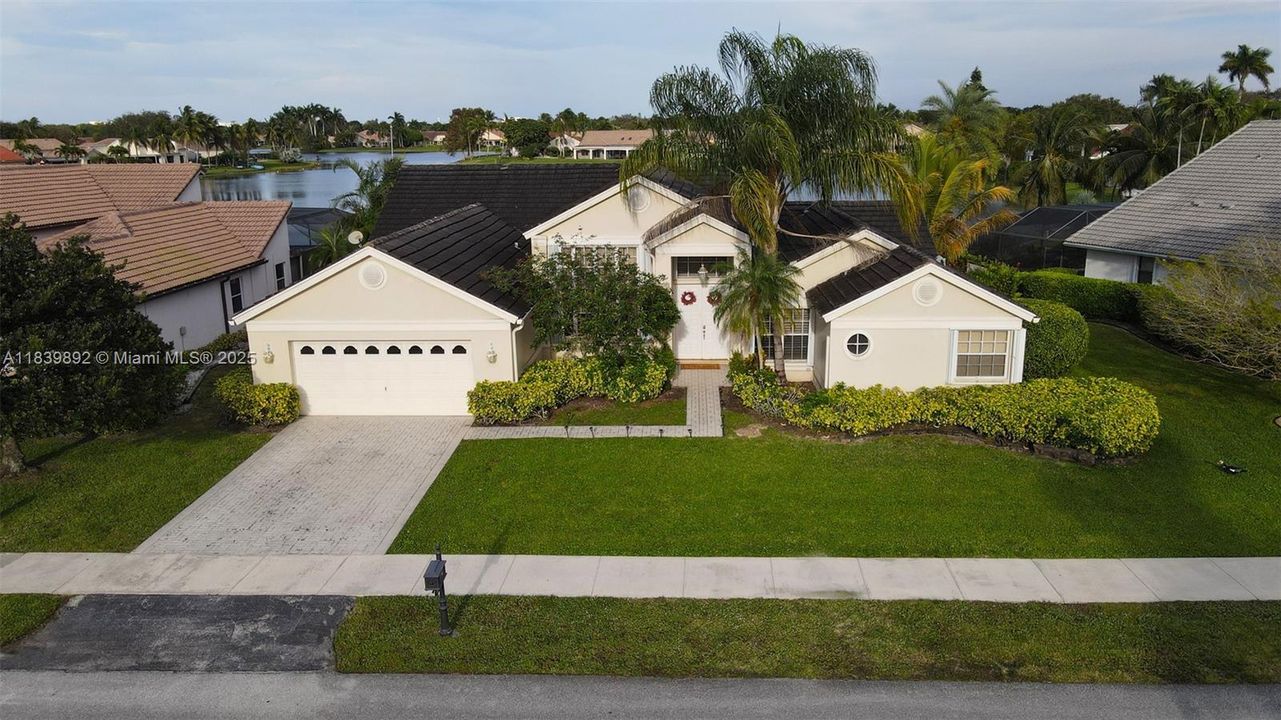 Recientemente alquilado: $7,500 (4 camas, 3 baños, 2980 Pies cuadrados)