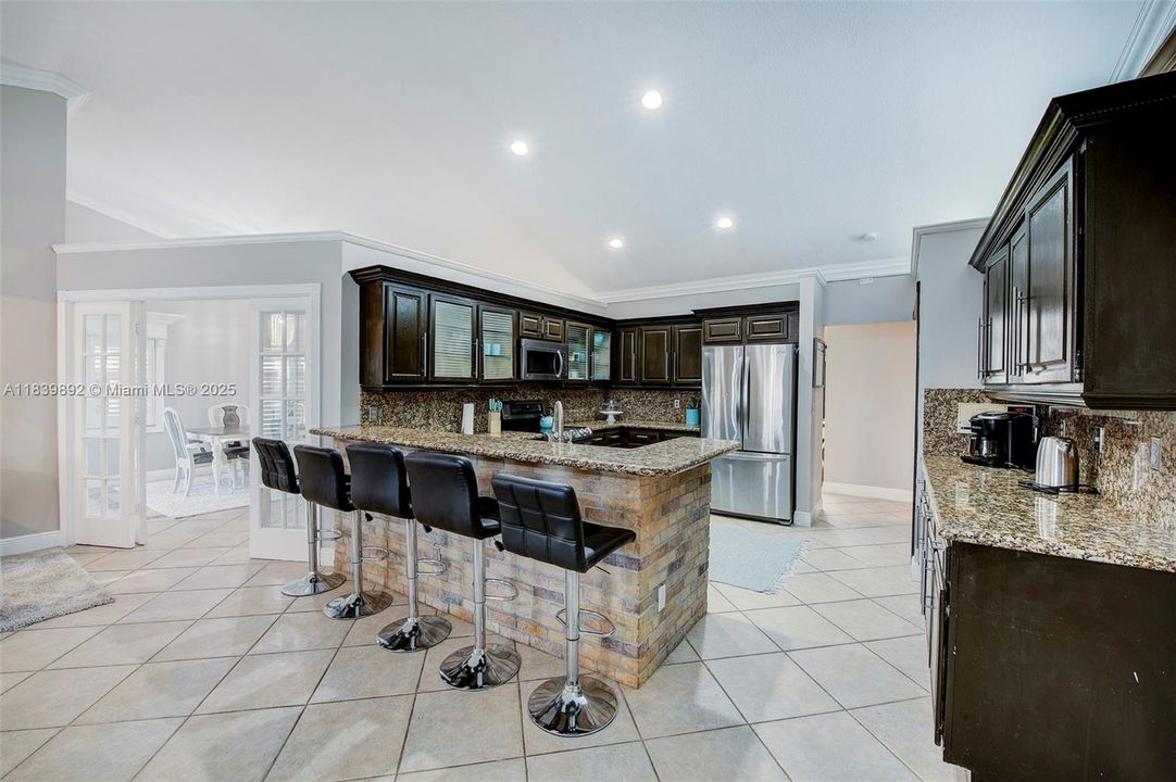 Recientemente alquilado: $7,500 (4 camas, 3 baños, 2980 Pies cuadrados)