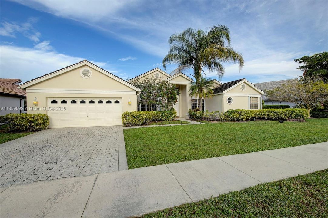 Recientemente alquilado: $7,500 (4 camas, 3 baños, 2980 Pies cuadrados)