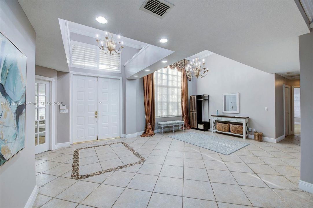 Recientemente alquilado: $7,500 (4 camas, 3 baños, 2980 Pies cuadrados)