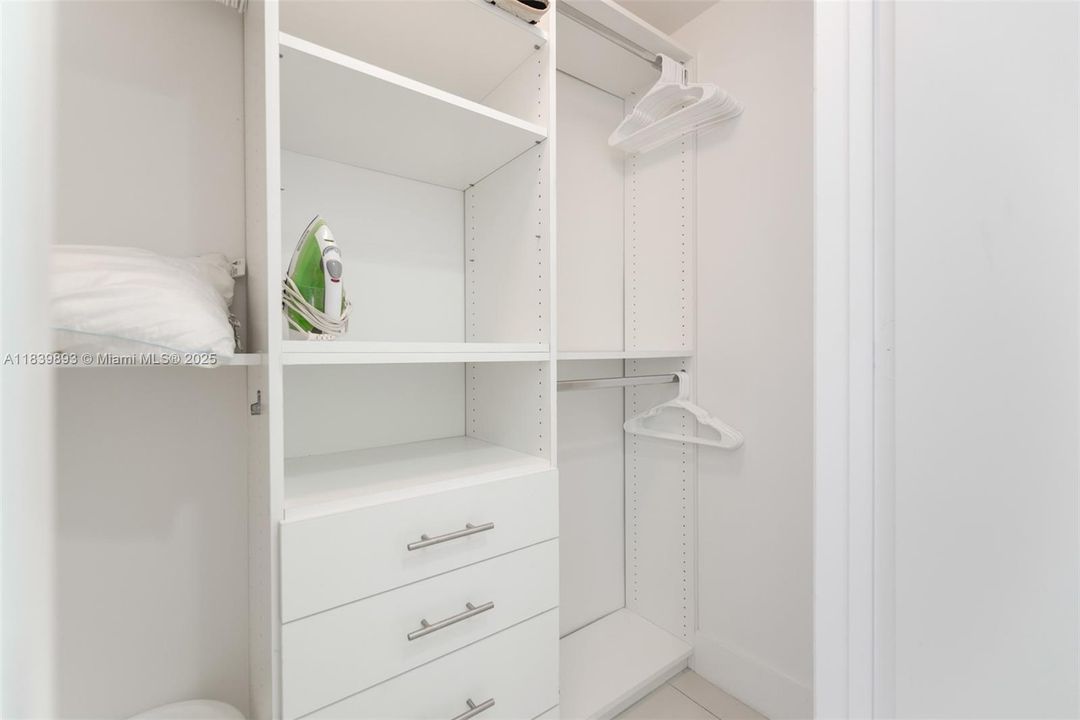 For Sale: $1,150,000 (2 beds, 2 baths, 1459 Square Feet)