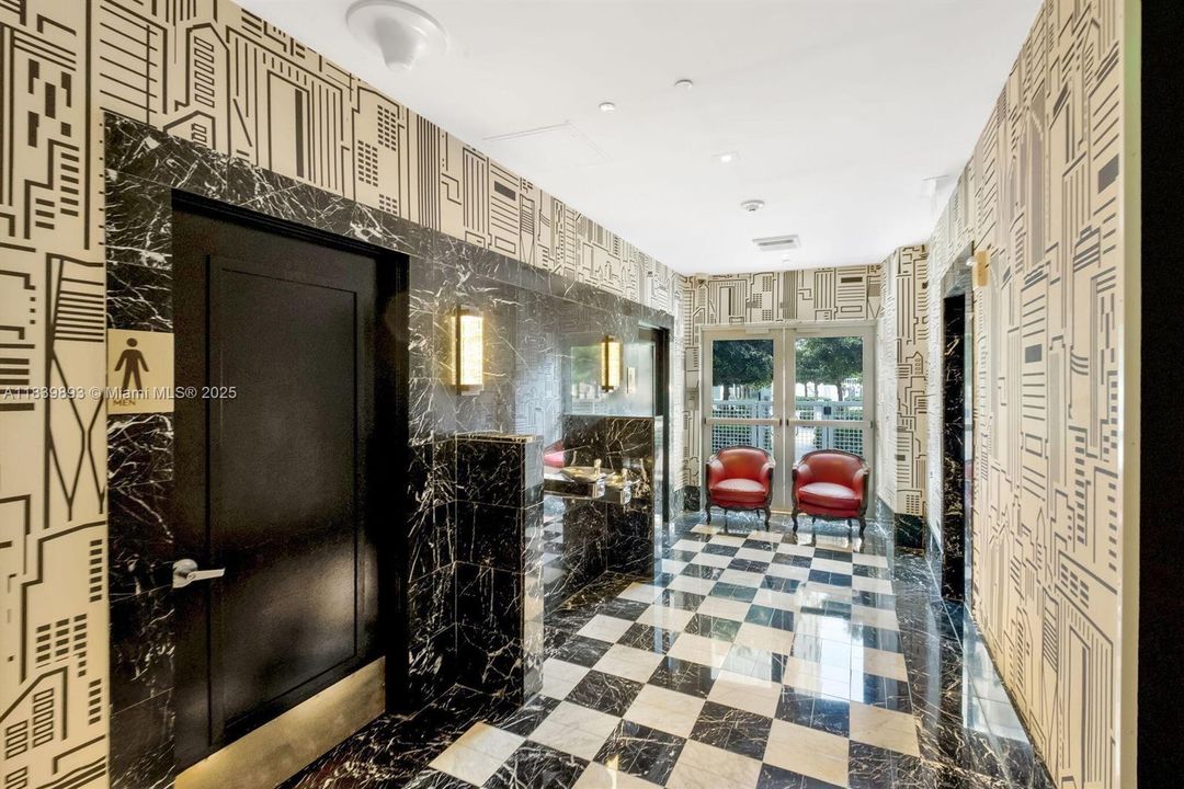 For Sale: $1,150,000 (2 beds, 2 baths, 1459 Square Feet)