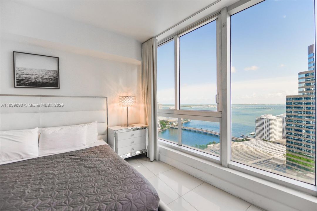 For Sale: $1,150,000 (2 beds, 2 baths, 1459 Square Feet)