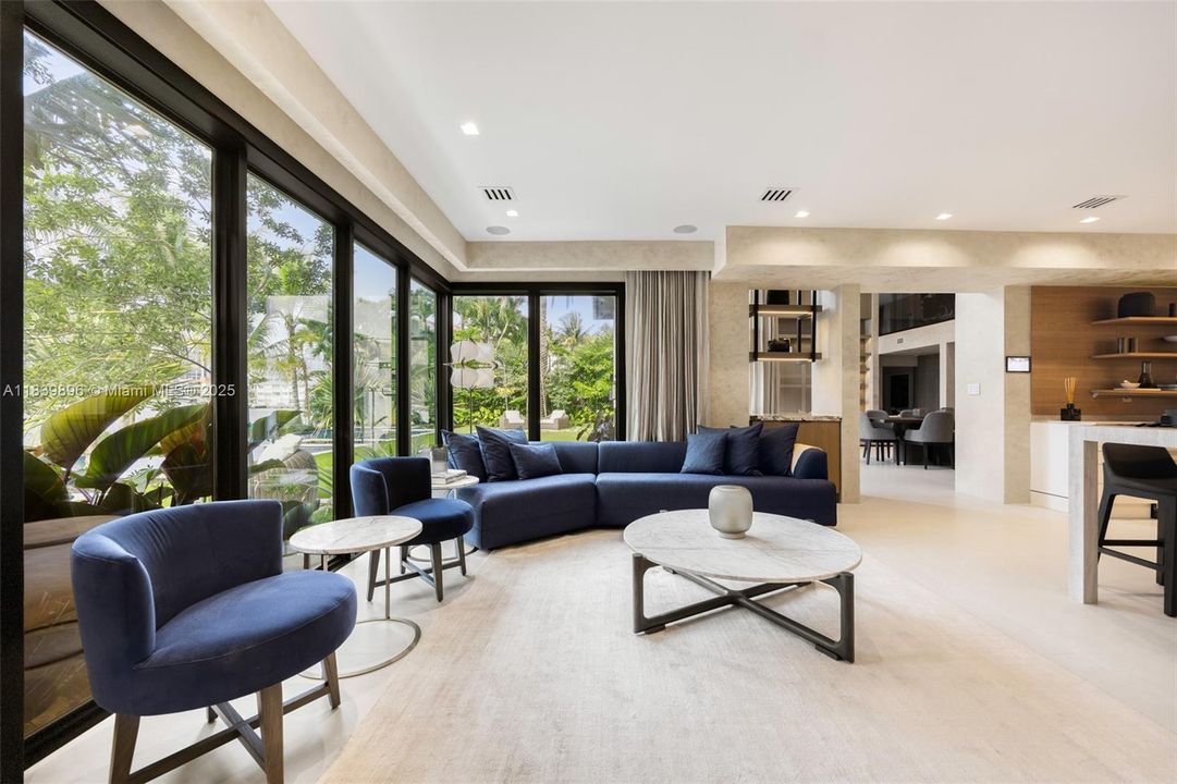 Kitchen sitting area