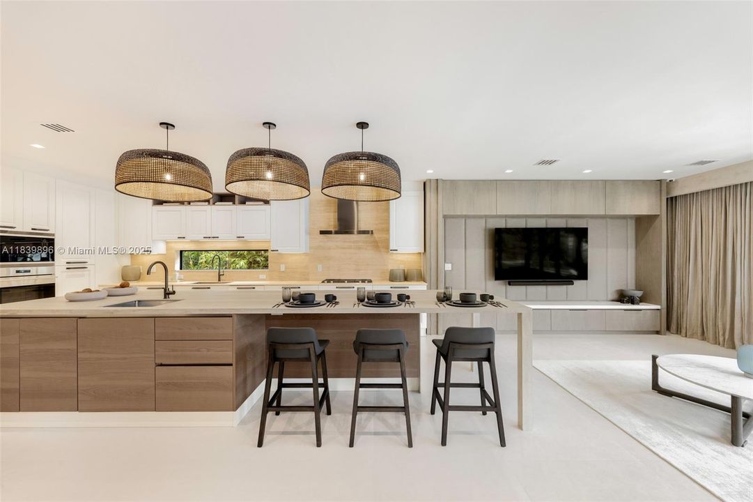 待售: $11,850,000 (6 贝兹, 7 浴室, 6263 平方英尺)