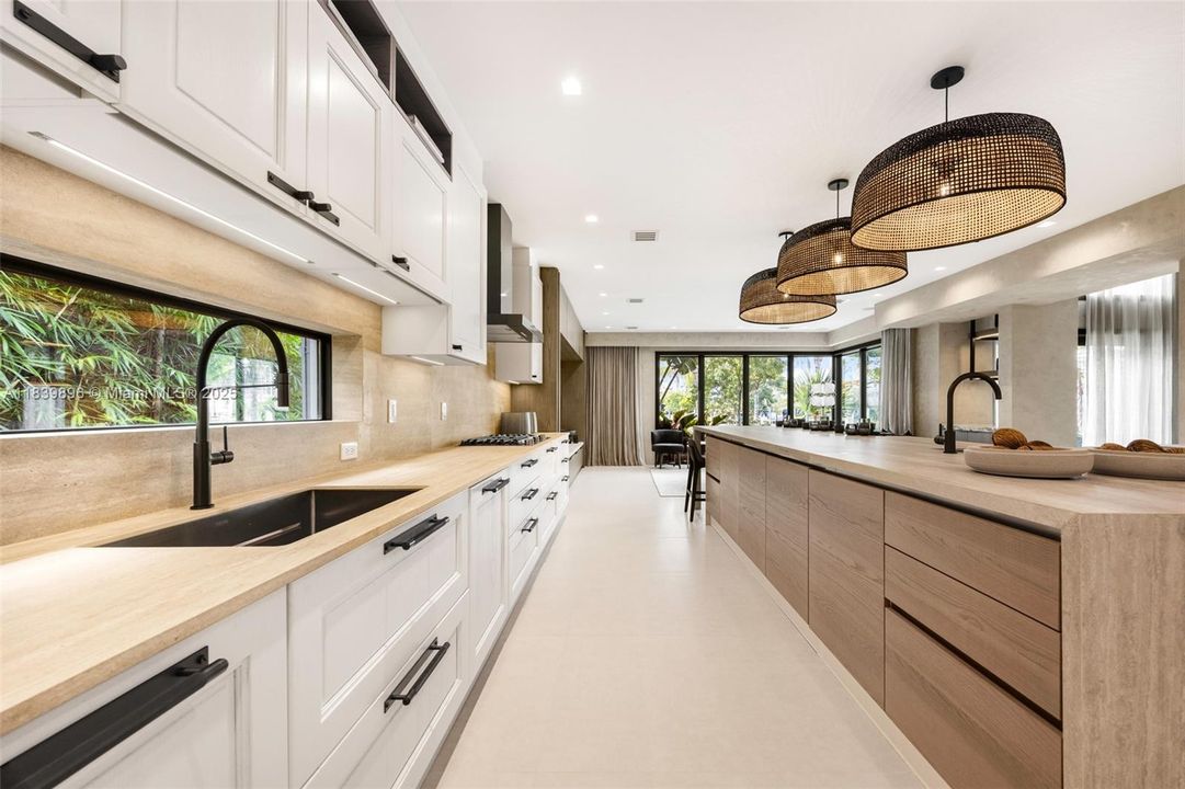 待售: $11,850,000 (6 贝兹, 7 浴室, 6263 平方英尺)