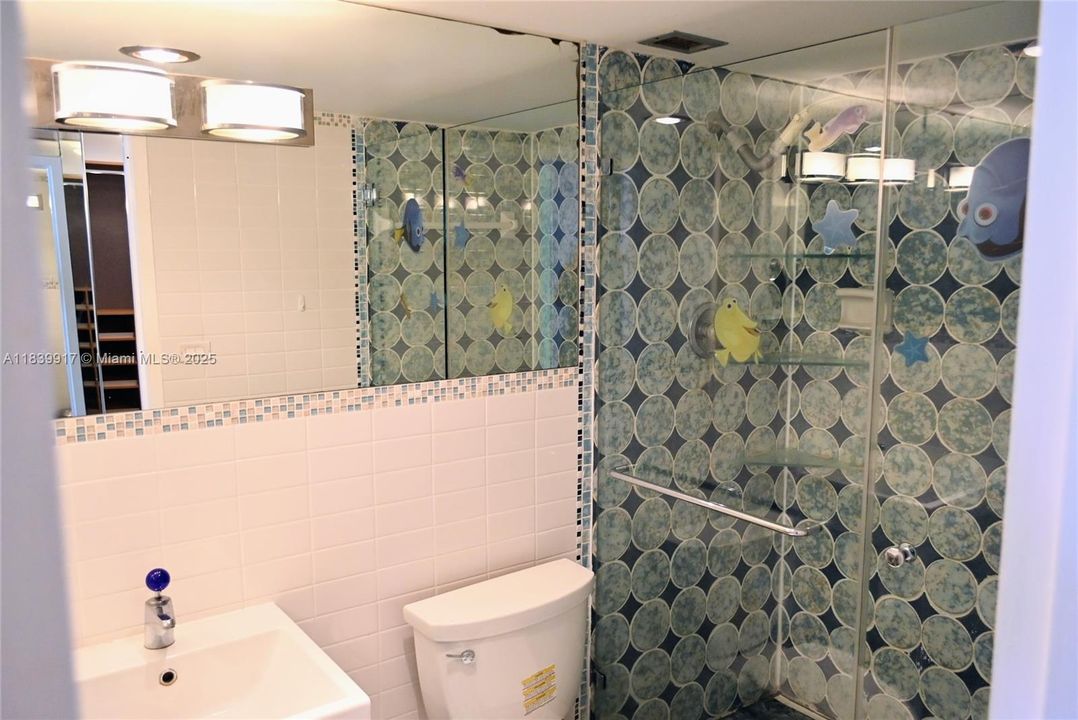 Activo con contrato: $239,000 (2 camas, 2 baños, 1712 Pies cuadrados)