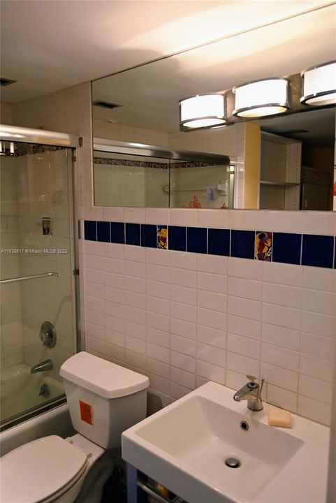 Activo con contrato: $239,000 (2 camas, 2 baños, 1712 Pies cuadrados)