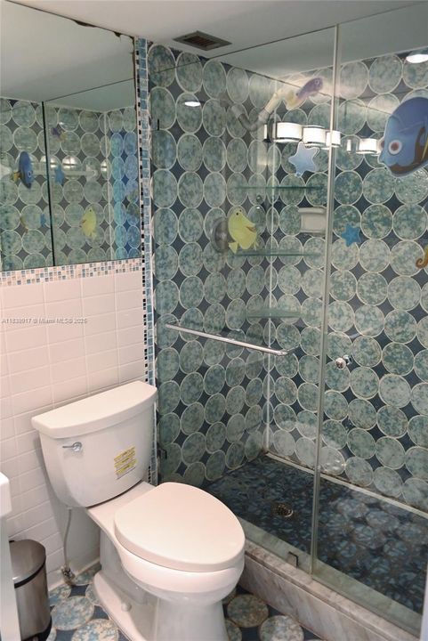 Activo con contrato: $239,000 (2 camas, 2 baños, 1712 Pies cuadrados)