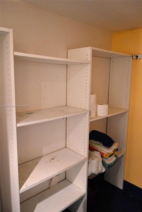 Activo con contrato: $239,000 (2 camas, 2 baños, 1712 Pies cuadrados)