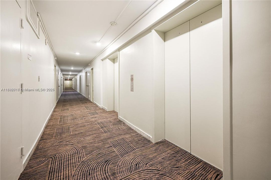 Activo con contrato: $239,000 (2 camas, 2 baños, 1712 Pies cuadrados)