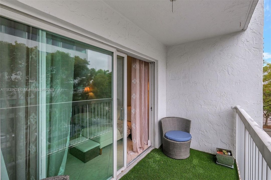 En Venta: $395,000 (2 camas, 1 baños, 702 Pies cuadrados)