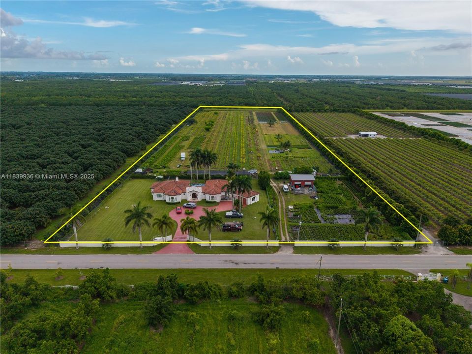 Недавно продано: $2,000,000 (4 спален, 2 ванн, 3567 Квадратных фут)