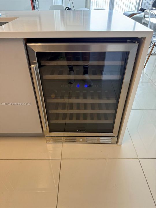 В аренду: $4,200 (2 спален, 2 ванн, 1048 Квадратных фут)